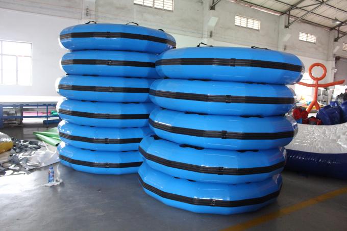 Paseo inflable emocionante del trineo largo de la nieve en la