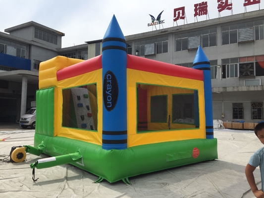 Castillo inflable del partido al aire libre interior combinado con los niños de la diapositiva que saltan a la gorila