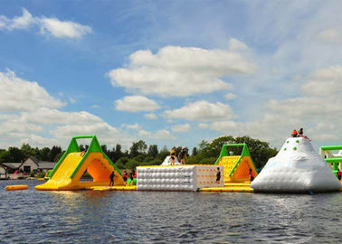 Parque inflable impermeable del agua para el mar, equipo flotante del parque del agua de la compra