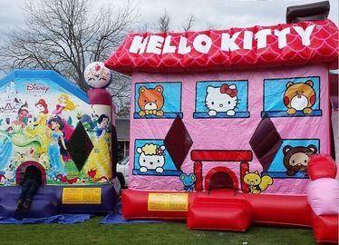 La gorila inflable del Hello Kitty rosado, explota el castillo animoso de los niños para la diversión del patio trasero