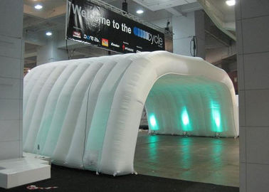 Tipo tejado de la tienda del PVC del aire de la tienda/tienda inflables al aire libre del acontecimiento con la luz llevada