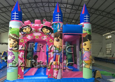 Diapositiva inflable comercial de la historieta rosada de Dora con el castillo animoso/la diapositiva animosa
