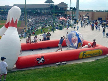 Pernos de bolos humanos de los juegos inflables gigantes de encargo divertidos de los deportes con la bola de Zorb