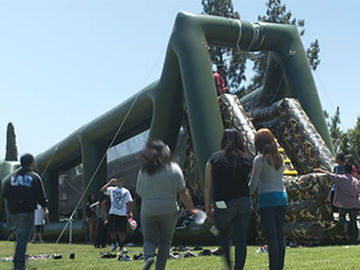 Alta de los deportes de los juegos línea inflable gigante inflable los 80ft verde de la cremallera de largo para los adultos