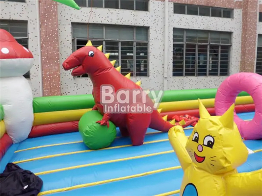 Castillos animosos de los niños inflables del equipo del patio del logotipo de encargo para la actividad