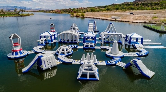 juegos inflables Aqua Park Obstacle For Beach del agua del lago del PVC de 0.9m m