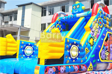 El pequeño robot de los niños inflable seca la diapositiva para el parque de atracciones/el negocio de alquiler