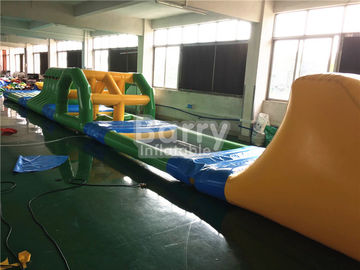 El calor que suelda con autógena el agua inflable juega a los niños gigantes que flotan la carrera de obstáculos inflable del agua