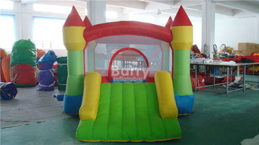 Mini gorilas inflables modificadas para requisitos particulares del partido, casa del salto con la pequeña diapositiva para los niños