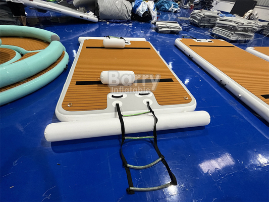 Deportes acuáticos plataforma de natación inflable con capacidad depende del tamaño