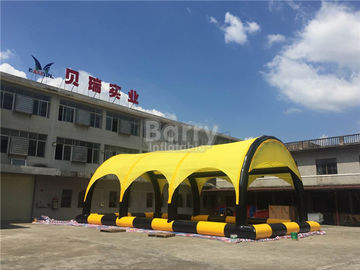 Tienda inflable modificada para requisitos particulares de la lona amarilla del PVC con la piscina, refugio inflable