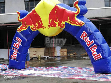 Impresión única Commerical que hace publicidad de los arcos inflables de Red Bull para la ceremonia de inauguración