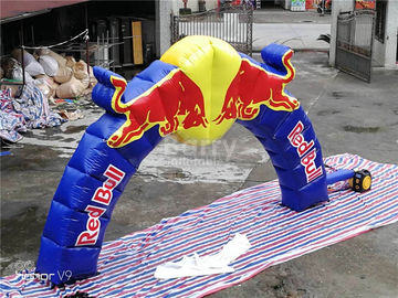Impresión única Commerical que hace publicidad de los arcos inflables de Red Bull para la ceremonia de inauguración