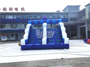 Último parque inflable del agua del patio trasero de la onda azul con el tamaño de Customzied de la piscina