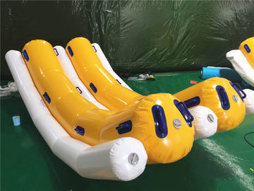 El agua inflable de las personas del anuncio publicitario 4 juega/tubo remolcable inflable del barco de plátano para esquiar en el agua
