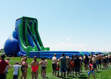 Diapositiva inflable gigante de la lona del PVC del verde 0.55m m para al aire libre en verano