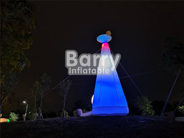 Faro inflable por encargo de la jirafa del parque de atracciones para la decoración del partido