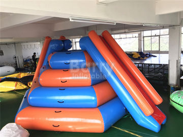 Juguetes flotantes inflables del agua del tobogán acuático del PVC, juegos inflables del parque del agua
