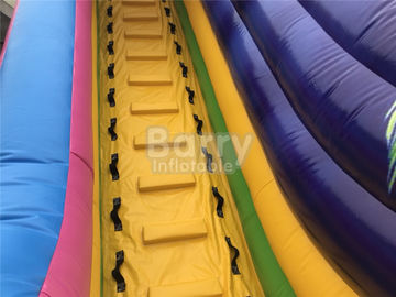 Casa y diapositivas inflables comerciales de la despedida del equipo del partido para los niños