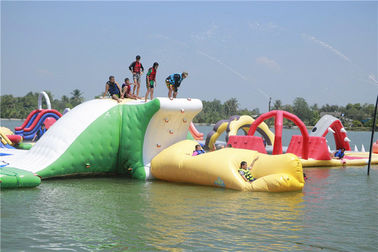 parque flotante inflable del agua