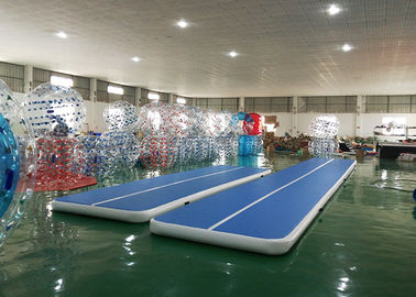 Pista de aire inflable azul material de DWF que cae para la gimnasia