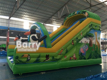 Diapositiva flotante inflable del parque del agua del tobogán acuático los 7*4*5m del tema del subordinado de la historieta para los niños