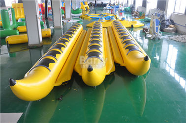 Juguetes inflables amarillos del agua de la lona del PVC del barco de plátano para el parque del agua