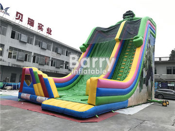 Los niños por encargo de la lona del PVC secan las diapositivas inflables del gorila de la historieta comerciales para el partido