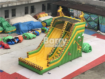 la jirafa al aire libre comercial del tamaño de Aduct de los niños del PVC de 0.55m m inflable seca la diapositiva para los niños