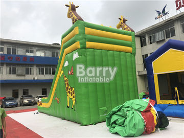 la jirafa al aire libre comercial del tamaño de Aduct de los niños del PVC de 0.55m m inflable seca la diapositiva para los niños