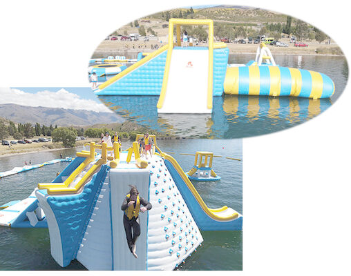 Juegos inflables del parque del agua de los juguetes comerciales para los niños y los adultos