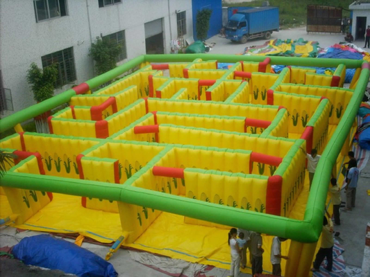 Casa inflable impermeable Maze Outdoor Playground Equipment de la despedida