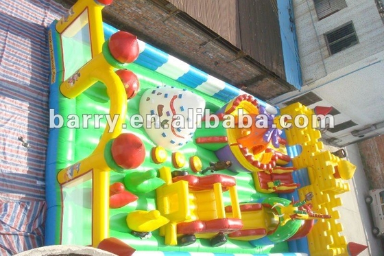 Castillo animoso inflable del parque de atracciones del EN 14960 con el parque del juego de la diapositiva