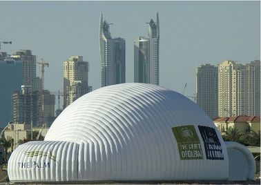 La tienda inflable gigante del PVC del artículo de encargo, aire inflable apoyó las estructuras
