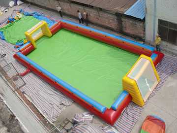 Campo de fútbol inflable del agua emocionante, corte inflable del jabón del fútbol para los niños