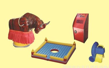 Bull mecánica inflable redonda, juego mecánico inflable del paseo de Bull de la lona del PVC