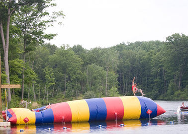 Juguetes inflables emocionantes del agua/gota de la catapulta del agua para el parque de atracciones
