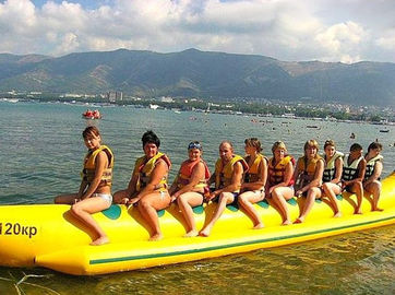Barco inflable del juguete del agua gigante, barco de plátano inflable durable para el adulto