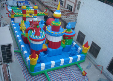Patio inflable inflable de la ciudad de la diversión del castillo animoso al aire libre inflable de los niños