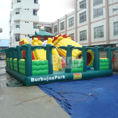 Parque de atracciones inflable portátil del mundo Niños al aire libre personalizados Patio inflable de aire