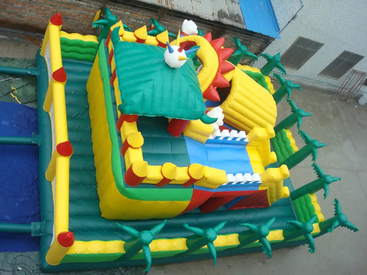 Parque de atracciones inflable portátil del mundo Niños al aire libre personalizados Patio inflable de aire