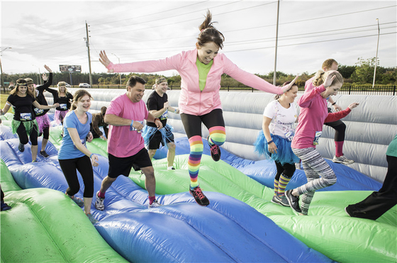 Pvc Tarpaulin Comercial Insano 5km Inflatable Correr con soplador de aire para eventos Comercial