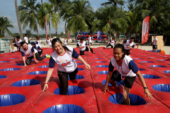 Caso comercial de Singapur Gran evento de 5 km de recorrido de obstáculos gigante inflable