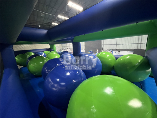 Juego de deportes al aire libre 5 kilómetros de barrera inflable 5k Correr campo de obstáculos Grandes bolas para eventos comerciales