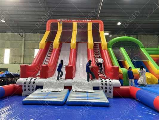 En el exterior enorme casa de rebotes para adultos niños tobogán de PVC con piscina parque acuático inflable para el parque de diversiones