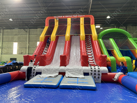 En el exterior enorme casa de rebotes para adultos niños tobogán de PVC con piscina parque acuático inflable para el parque de diversiones