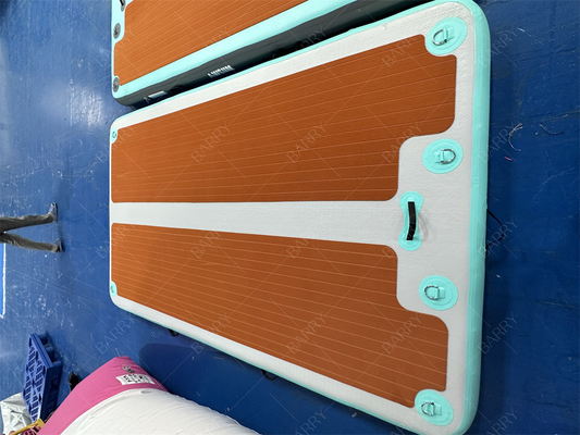3×1.8x0.15m Tamaño personalizado Color disponible Muelle flotante inflable para el ocio de los yates