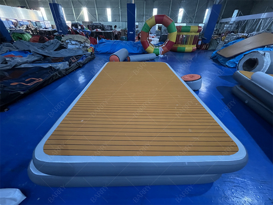 Juego de deportes acuáticos de lujo Inflatable Bana Plataforma de muelle inflable Fiesta de playa Bana Cabana flotante inflable
