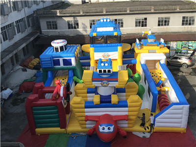 Super Wings Jardín de juegos de rebote Parque temático dibujos animados Área de juego inflable interior