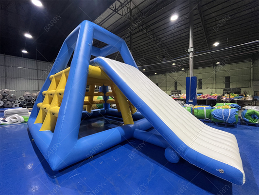 Parque acuático de nuevo diseño torre de escalada inflable tobogán flotante de agua para parque acuático juegos de agua inflable para niños y adultos
